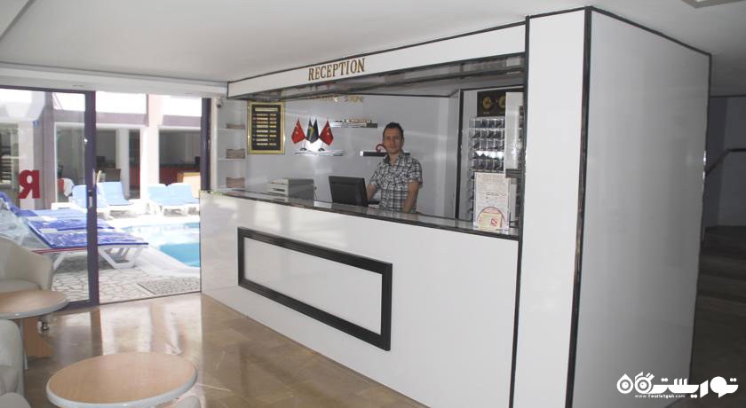 میز پذیرش هتل و آپارتمان روزلا